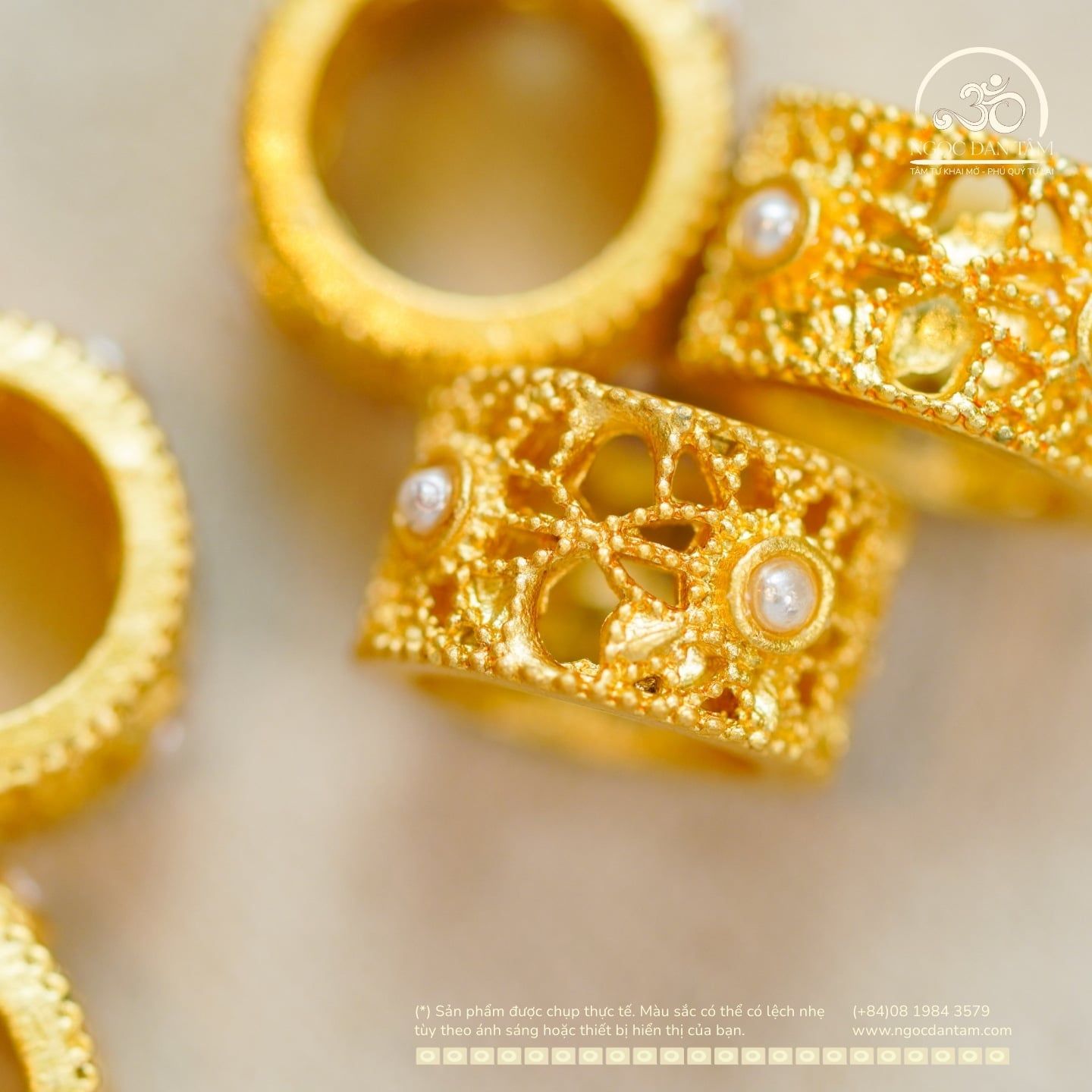  Charm Tròn Đính Ngọc Trai 10.68mm - Kim Loại Mạ Vàng 