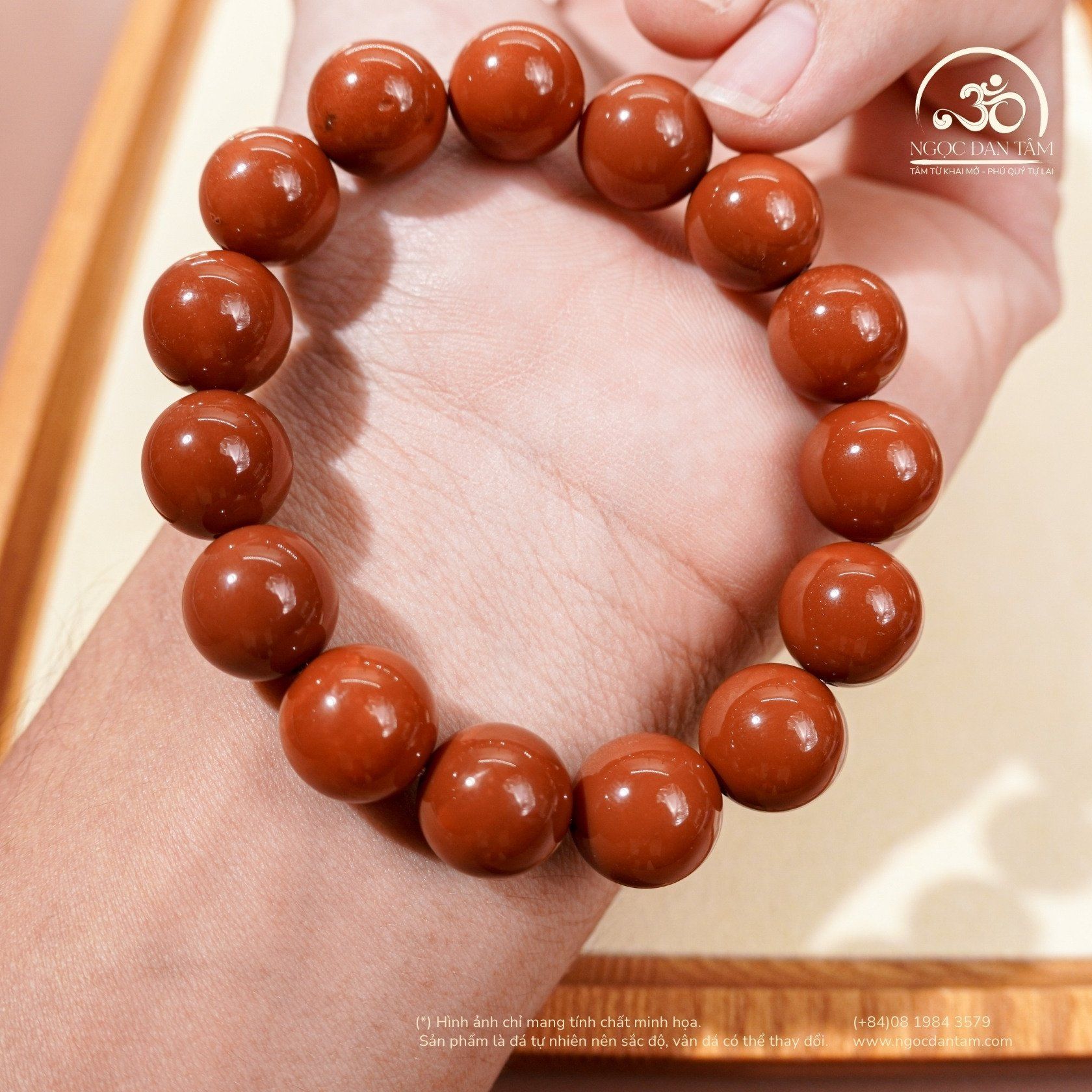  Vòng Tay Ngọc Bích Đỏ 12mm 5A 