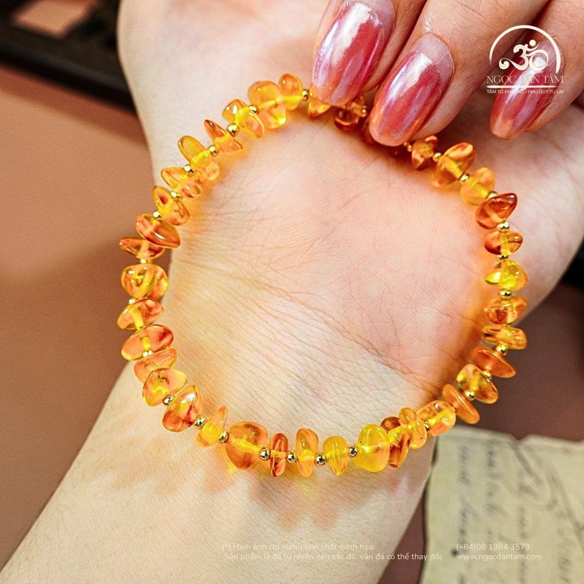  Vòng Tay Hổ Phách Phối Charm (29 Hạt - 3gram) 