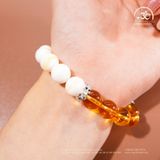  Vòng Tay Hoàng bạch ( Thạch Anh Vàng 5A 9mm + Vỏ Sò Tai Tượng 3A 10mm ) 