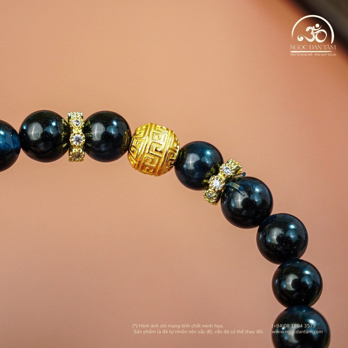  Vòng Tay Thạch Anh Mắt Chim Ưng 8mm 5A Phối Charm Chữ Vạn 