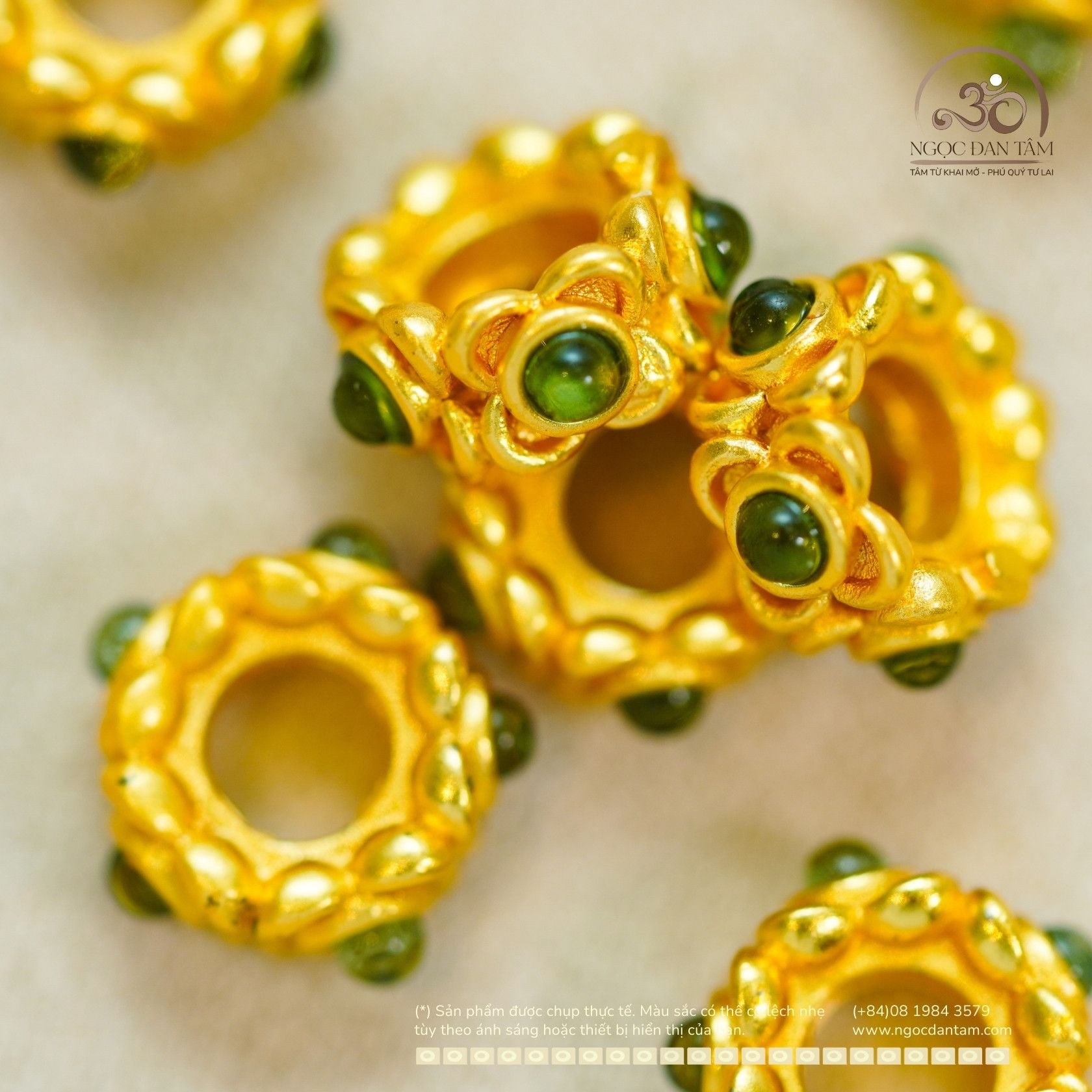  Charm Điêu Khắc Đính Ngọc Lục Bảo 10mm - Kim Loại Mạ Vàng 