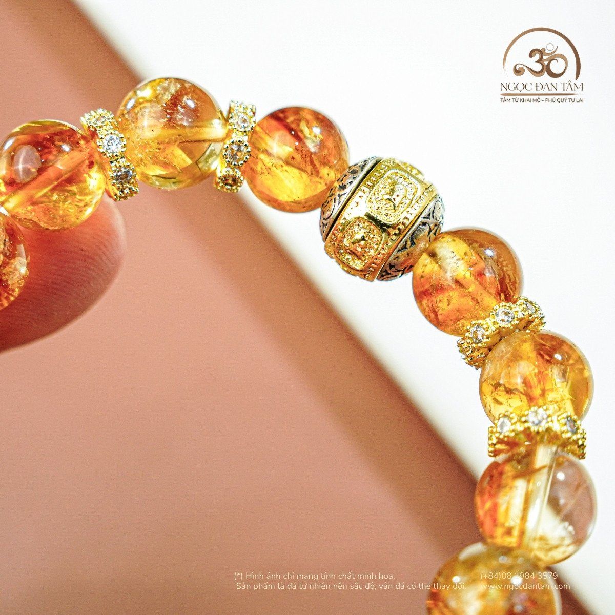  Vòng Tay Thạch Anh Vàng Hoa Bay 10mm 3A Phối Charm Lục Tự 