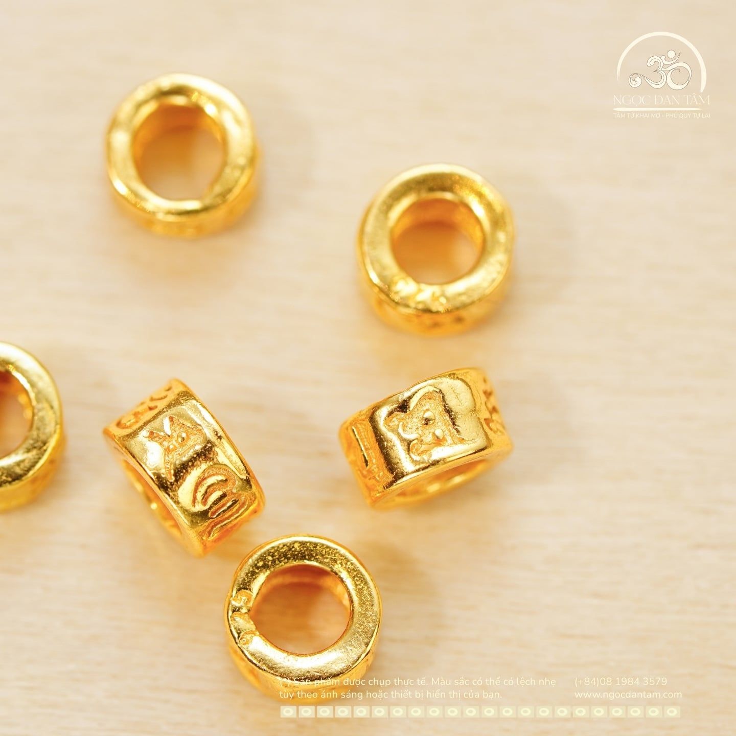  Charm Tròn Khắc Chú Om 5.39mm - Bạc 925 Mạ Vàng Cao Cấp 