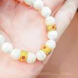  Vòng Tay Đá Vỏ Sò Tai Tượng 3A 8mm Phối Charm Tròn Dẹp 2 Màu 