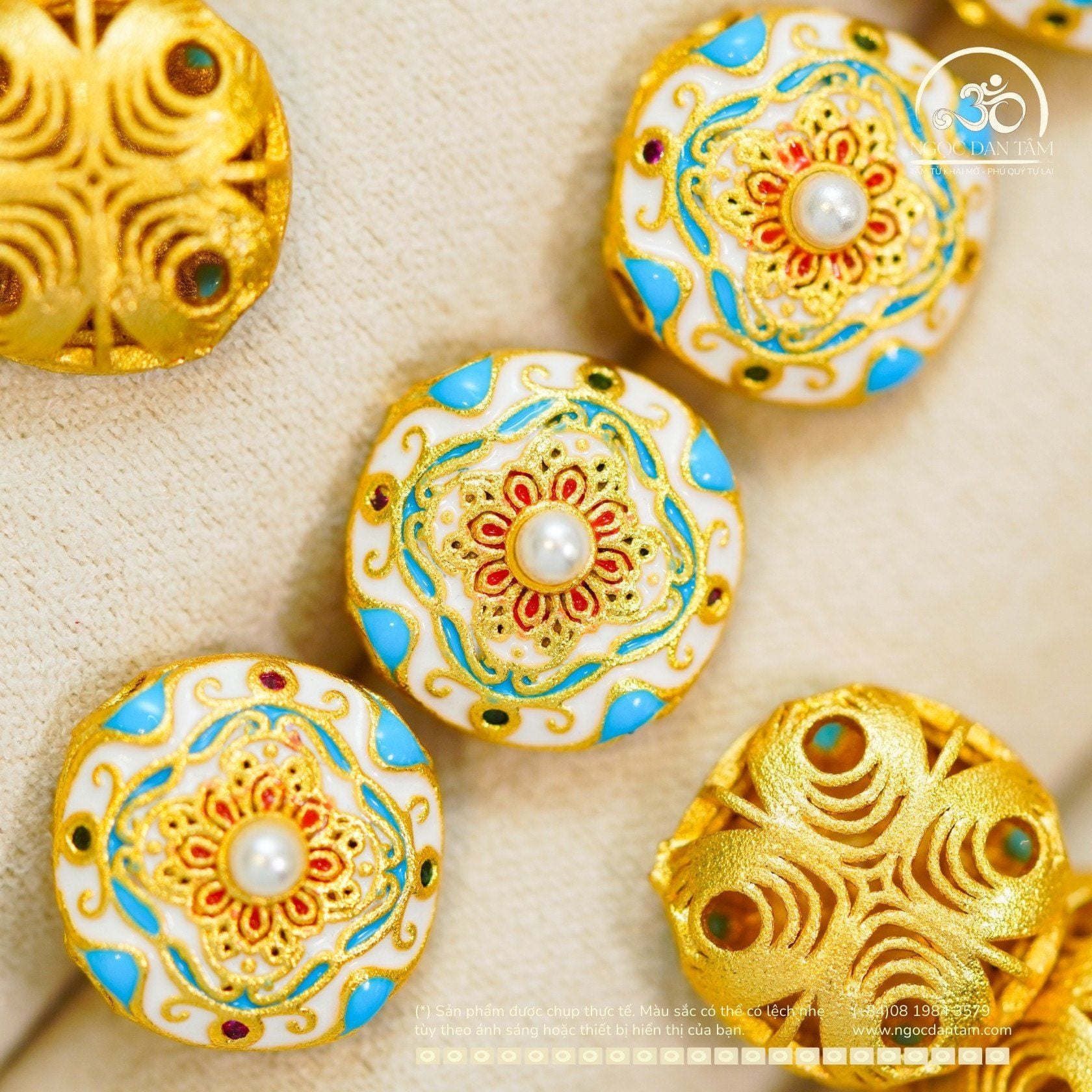 Charm Sứ Thanh Hoa Đính Ngọc Trai 13,30mm - Kim Loại Mạ Vàng Cao Cấp 