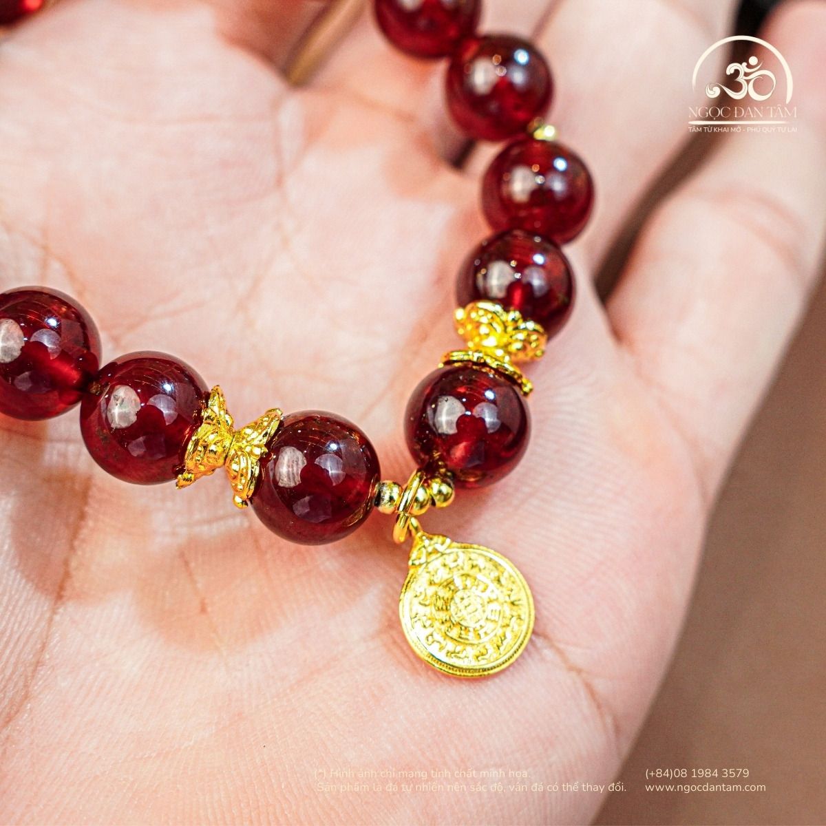  Vòng Tay Đá Garnet 10mm 5A Phối Charm Cửu Cung 