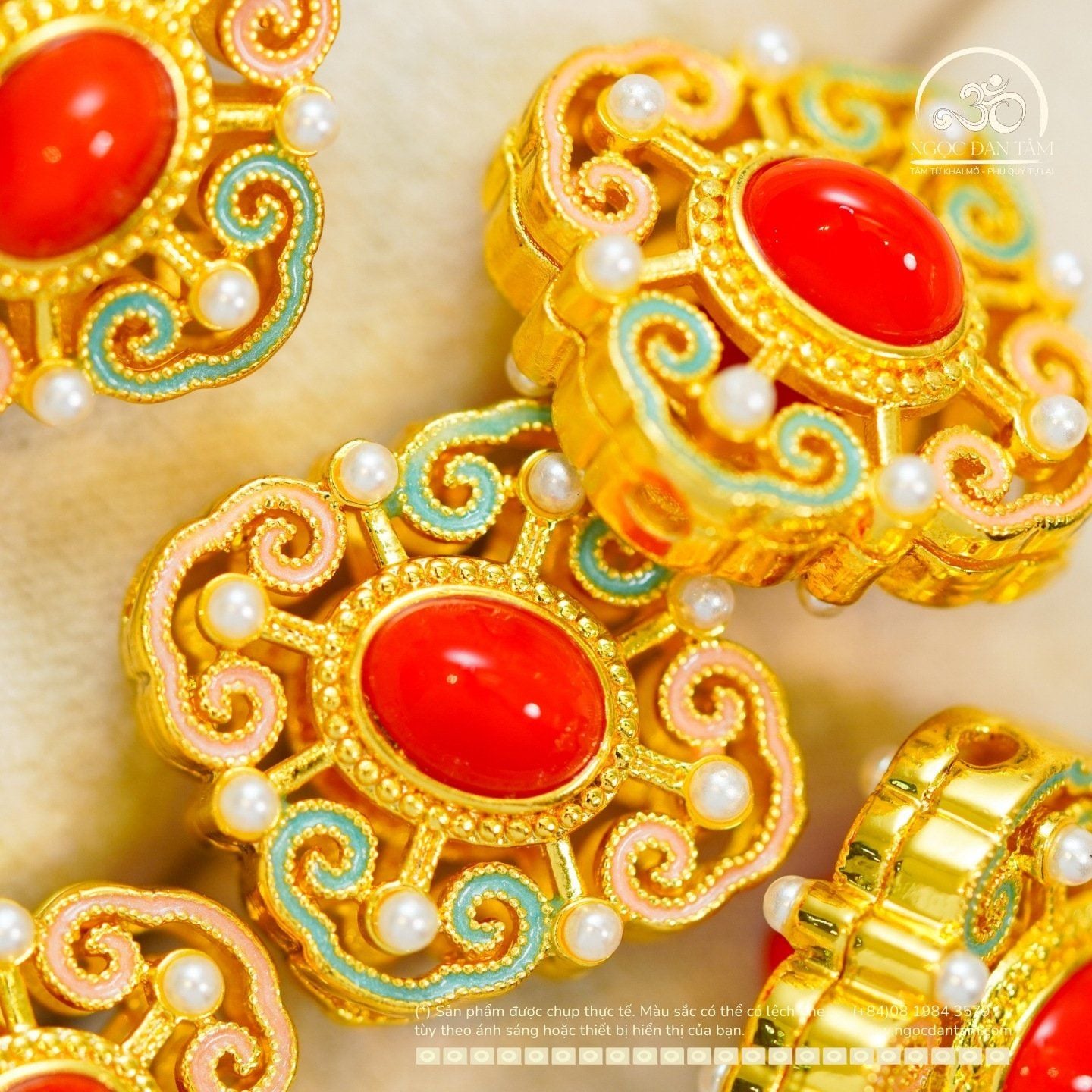  Charm Tường Vân Ngọc Đính 22,87mm (Kim Loại Mạ Vàng) 