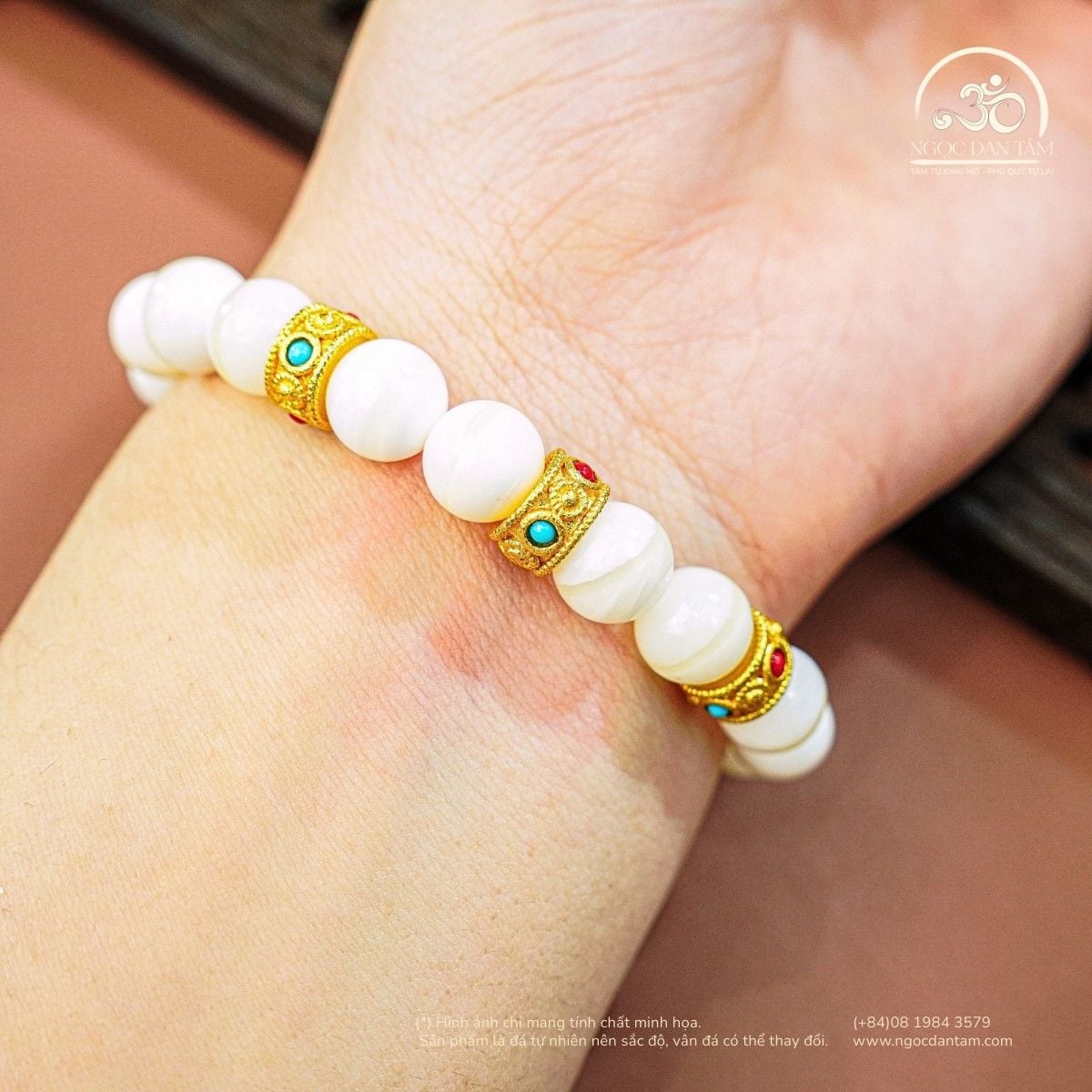  Vòng Tay Đá Vỏ Sò Tai Tượng 3A 8mm Phối Charm Tròn Dẹp 2 Màu 