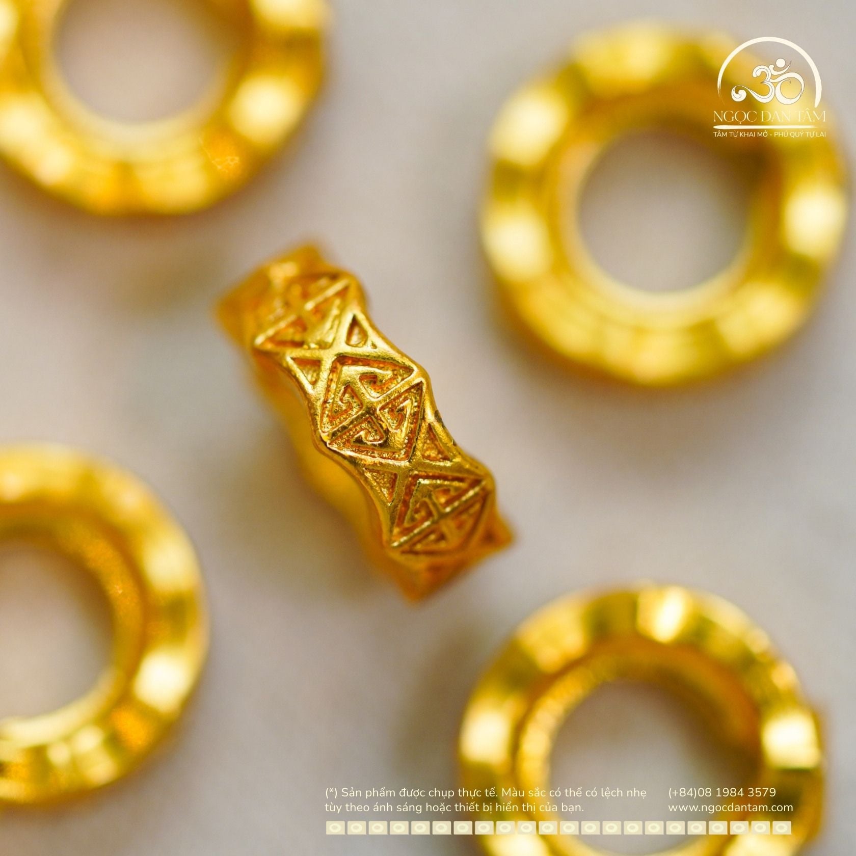  Charm Tròn Đính Ngọc Bích - Kim Loại Mạ Vàng Cao Cấp 