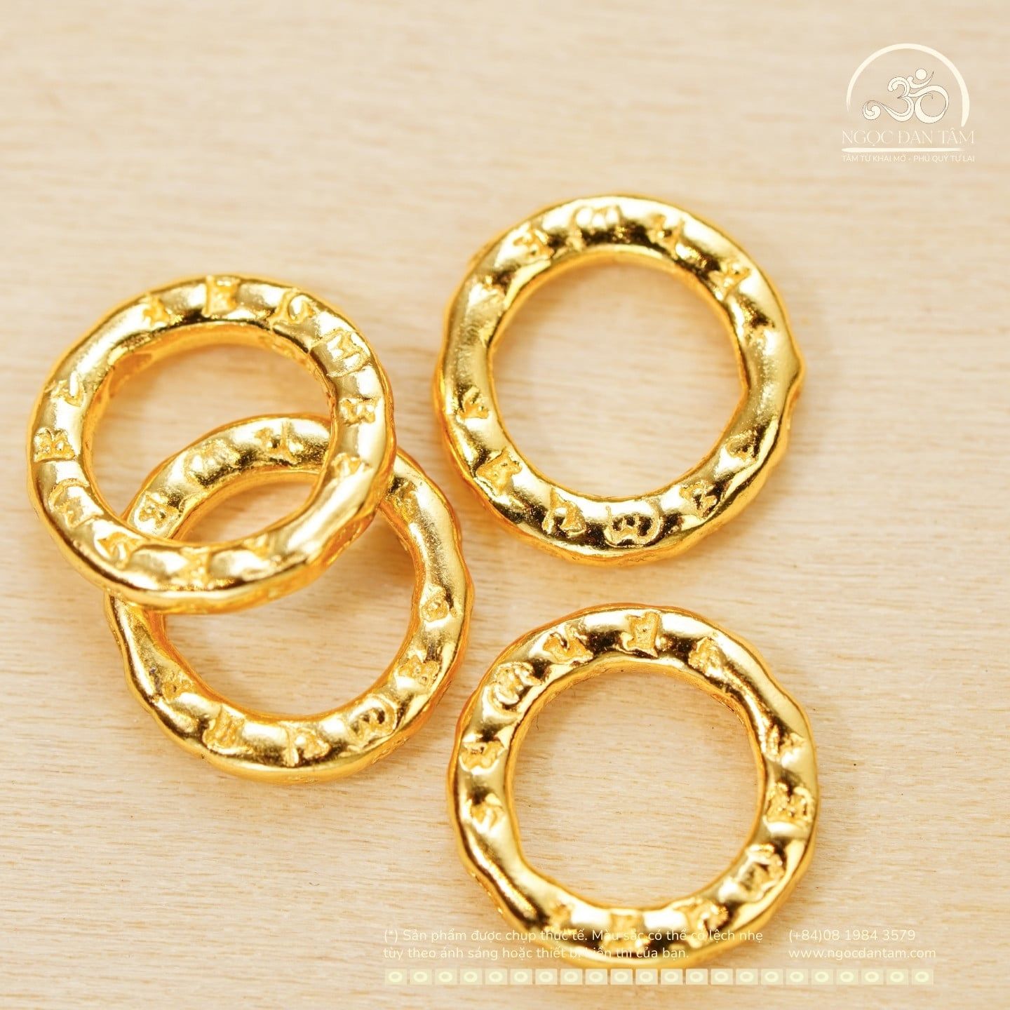  Charm Tròn Khắc Chữ Xỏ Ngang 9.55mm - Bạc 925 Mạ Vàng Cao Cấp 