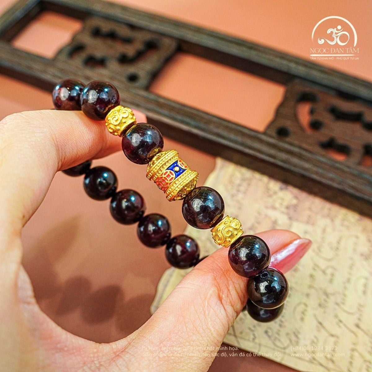  Vòng Tay Đá Garnet 10mm 3A Phối Charm Lu Thống 