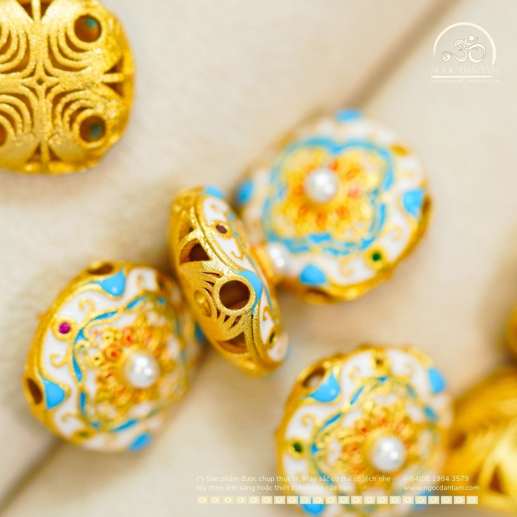  Charm Sứ Thanh Hoa Đính Ngọc Trai 13,30mm - Kim Loại Mạ Vàng Cao Cấp 