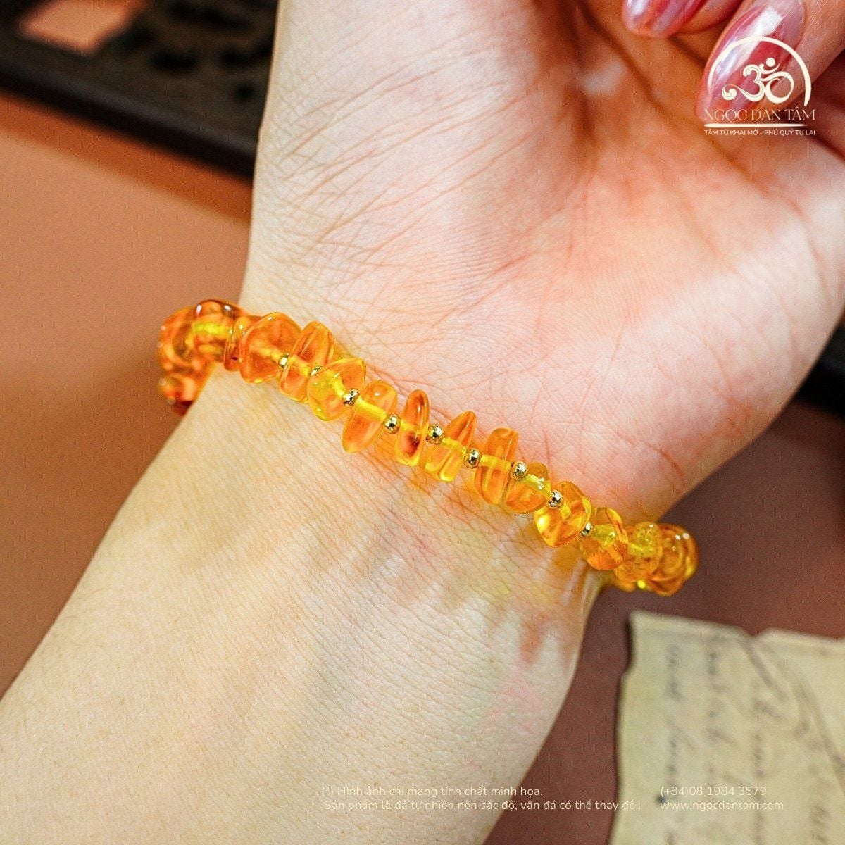  Vòng Tay Hổ Phách Phối Charm (29 Hạt - 3gram) 