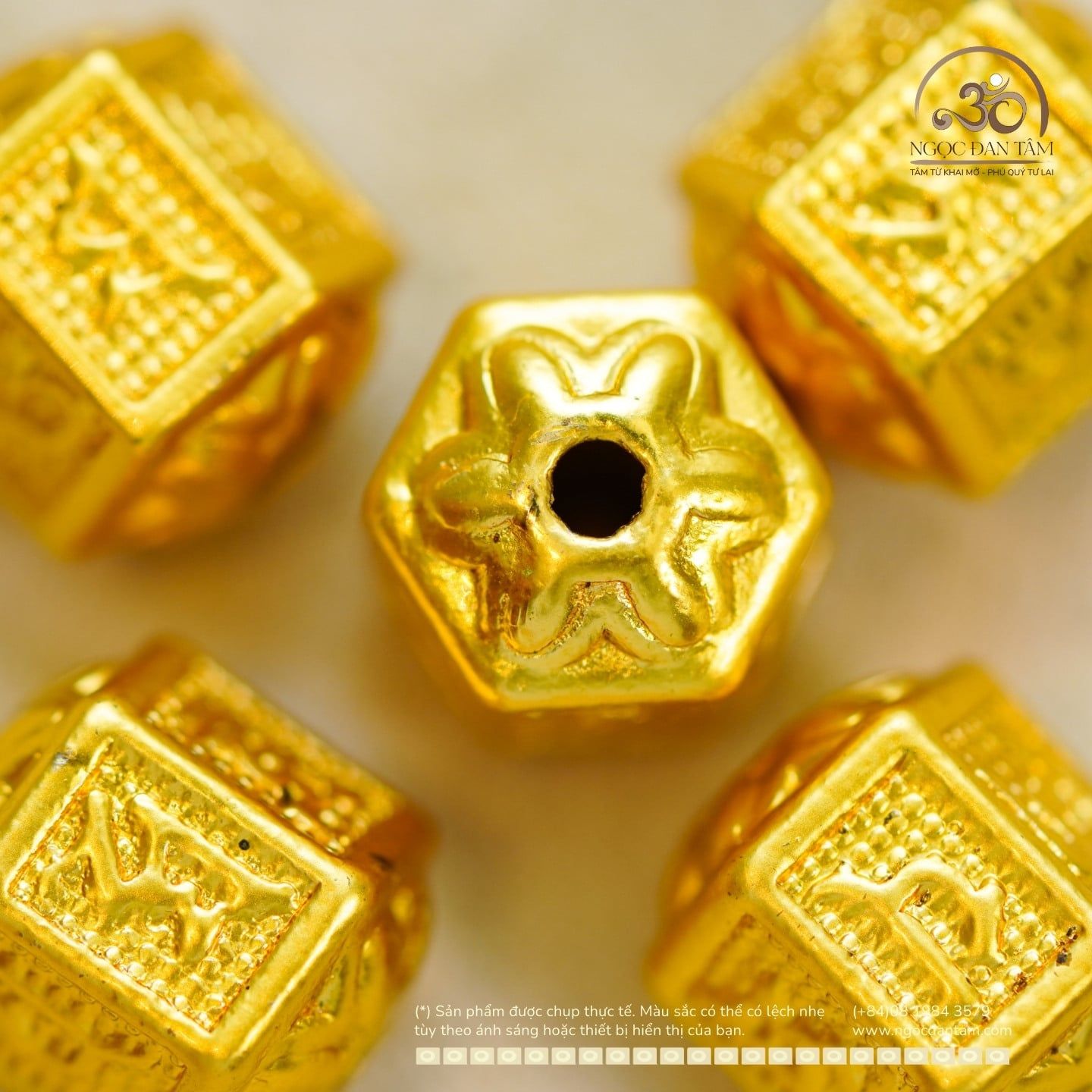  Charm Lục Giác Chú Om 10.44mm - Kim Loại Mạ Vàng Cao Cấp 