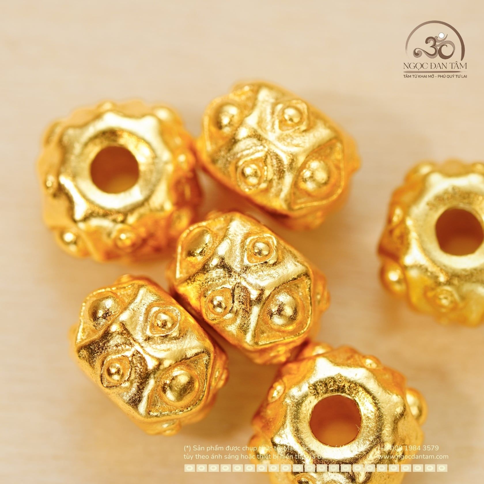  Charm Tròn Mắt Vuông Lớn 8.19mm - Bạc 925 Mạ Vàng Cao Cấp 