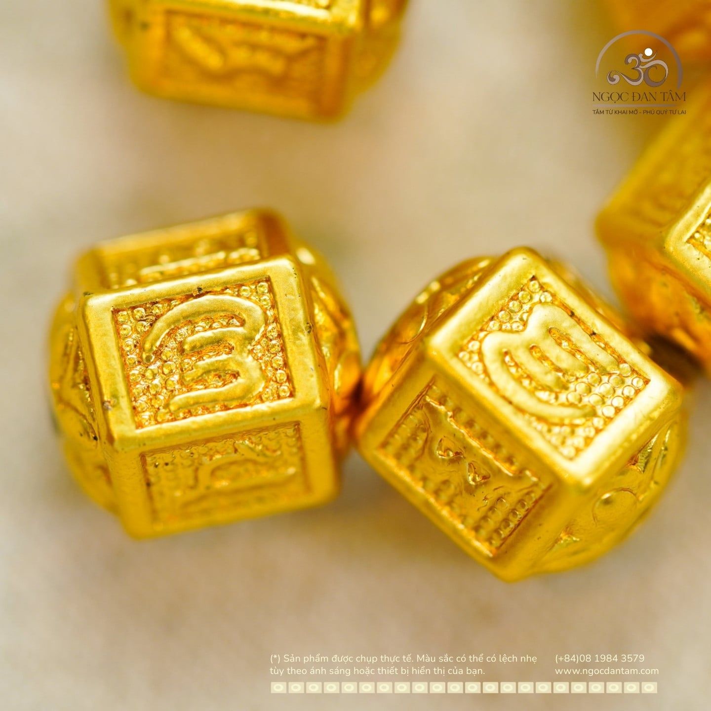  Charm Lục Giác Chú Om 10.44mm - Kim Loại Mạ Vàng Cao Cấp 