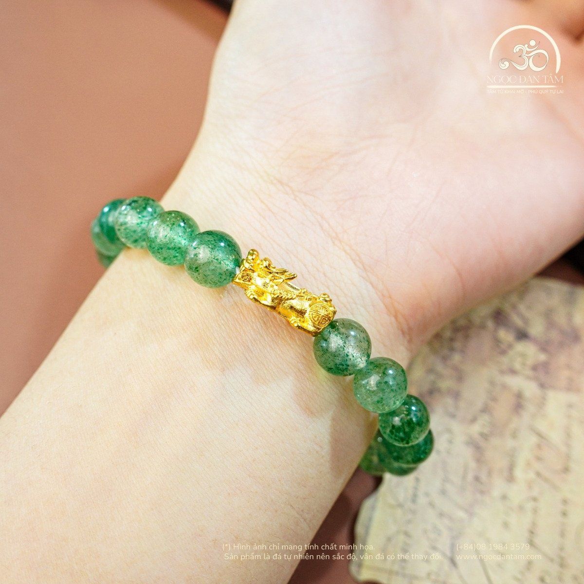  Vòng Tay Thạch Anh Dâu Tây Xanh Phối Charm Tỳ Hưu 8mm 2A 