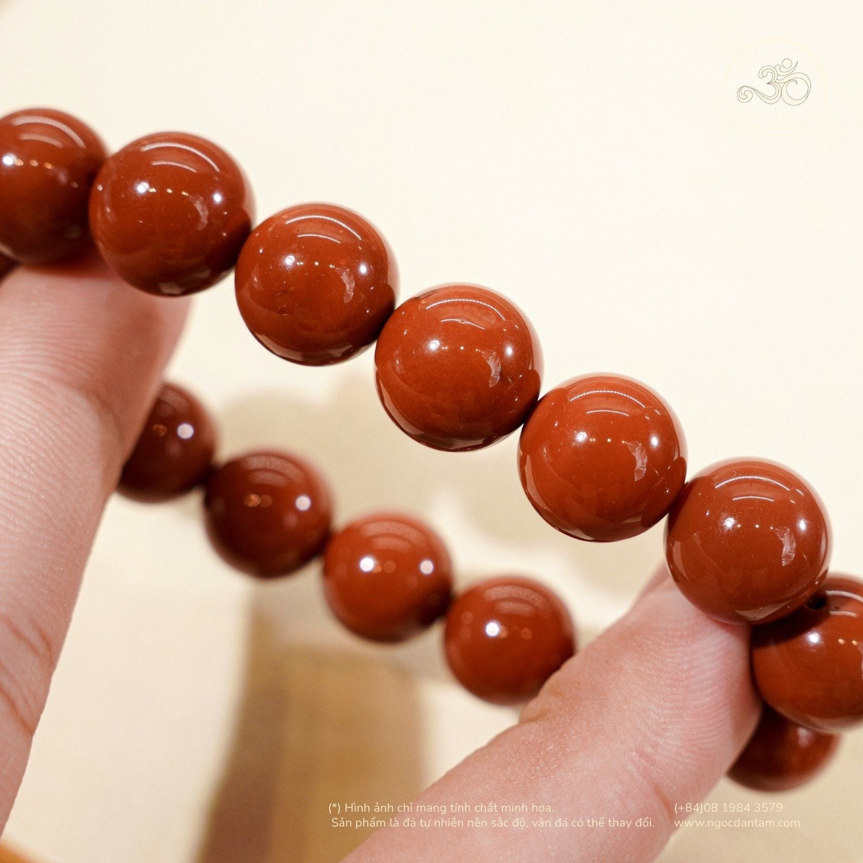  Vòng Tay Ngọc Bích Đỏ 12mm 5A 