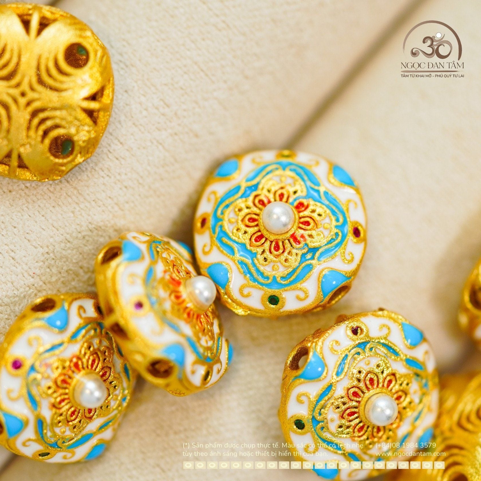  Charm Sứ Thanh Hoa Đính Ngọc Trai 13,30mm - Kim Loại Mạ Vàng Cao Cấp 