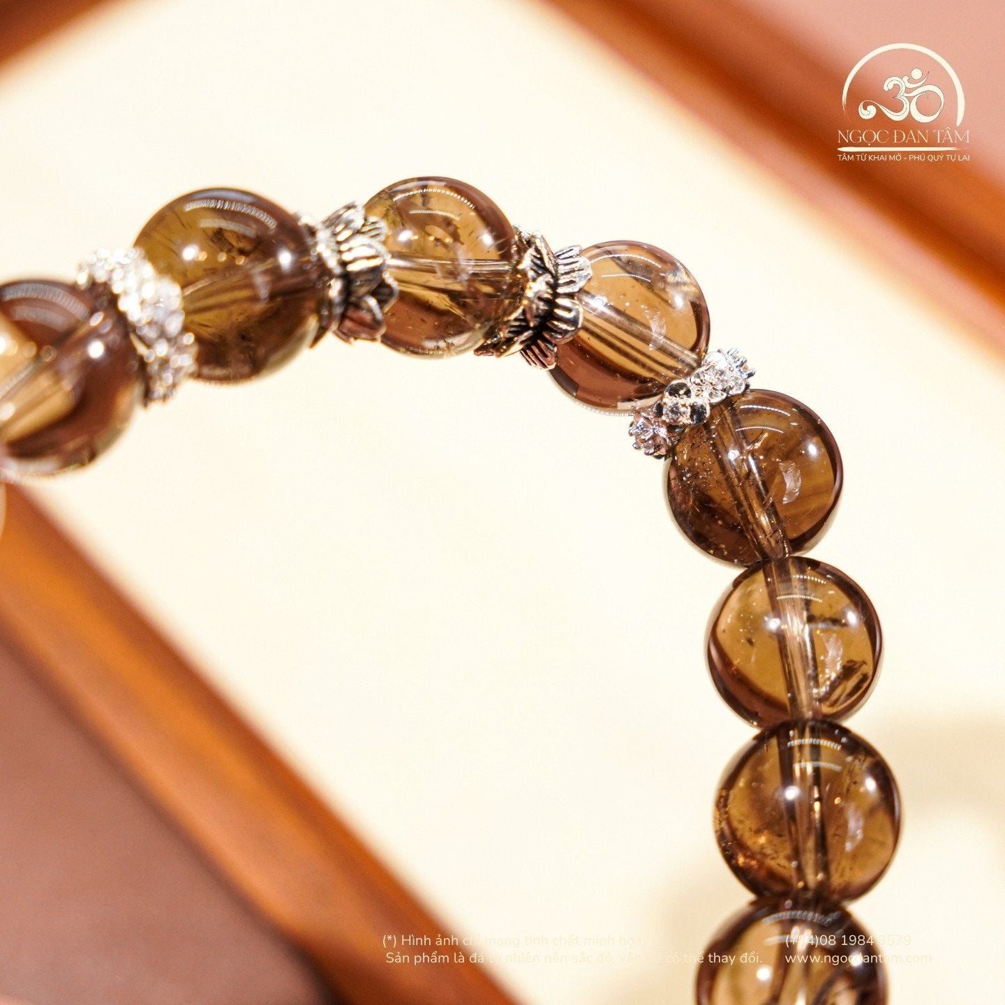  Vòng Tay Thạch Anh Khói 10mm 2A Phối Charm Bạc 