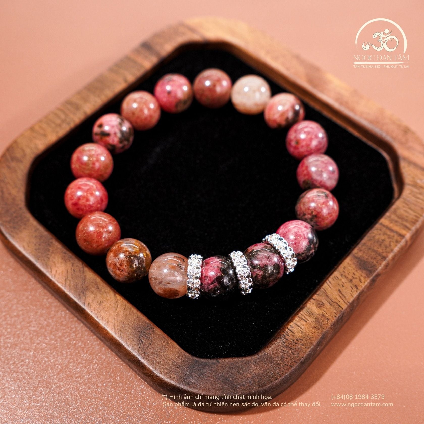  Vòng Tay Thulite 10mm 2A Phối Charm Cỏ 4 Lá 