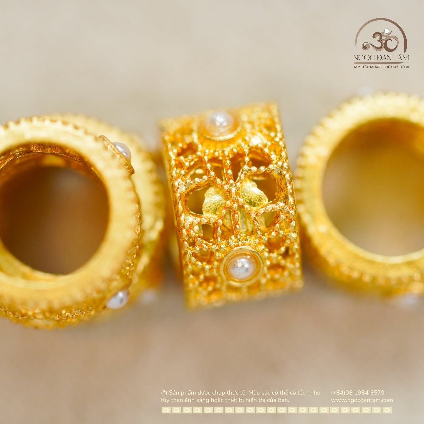  Charm Tròn Đính Ngọc Trai 10.68mm - Kim Loại Mạ Vàng 