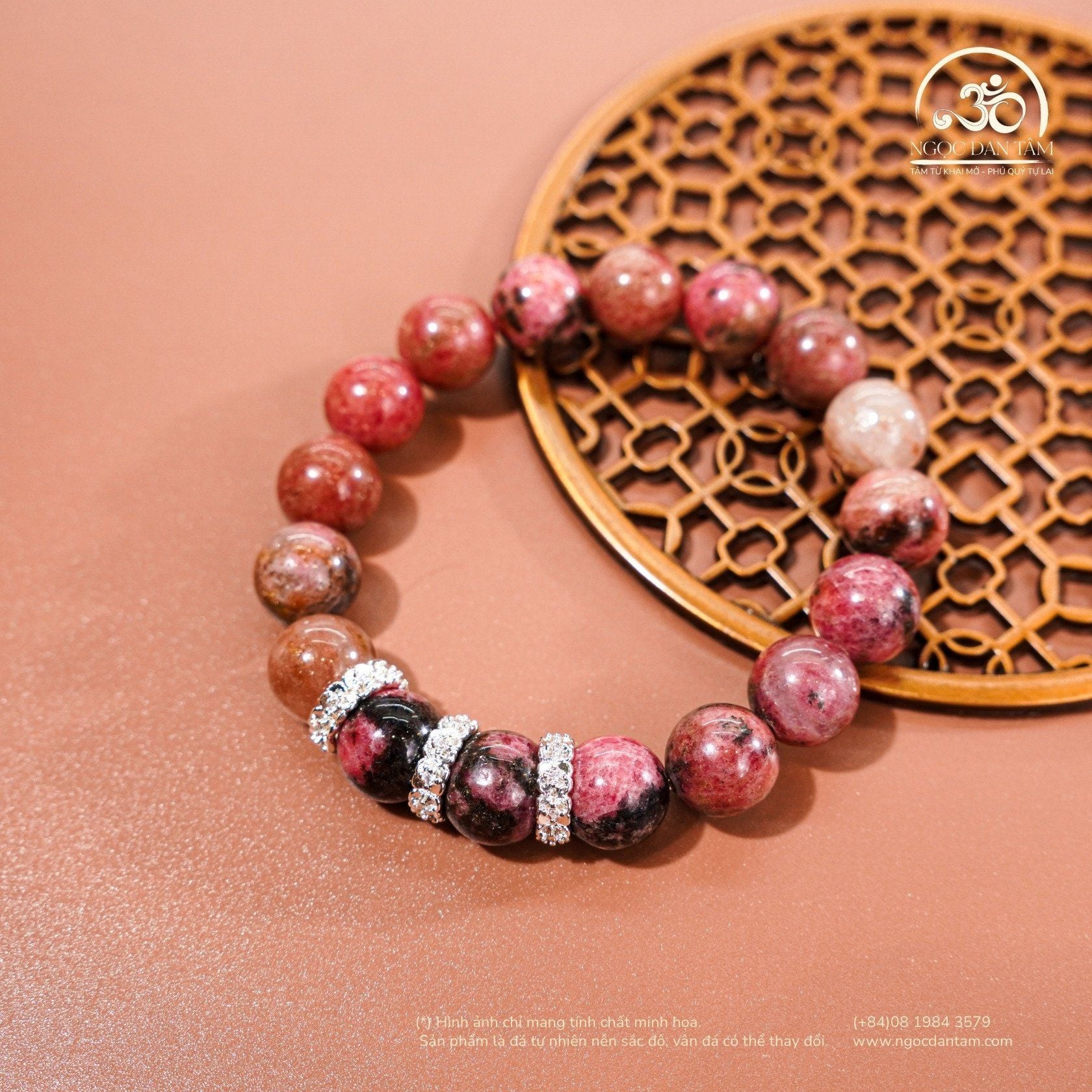  Vòng Tay Thulite 10mm 2A Phối Charm Cỏ 4 Lá 