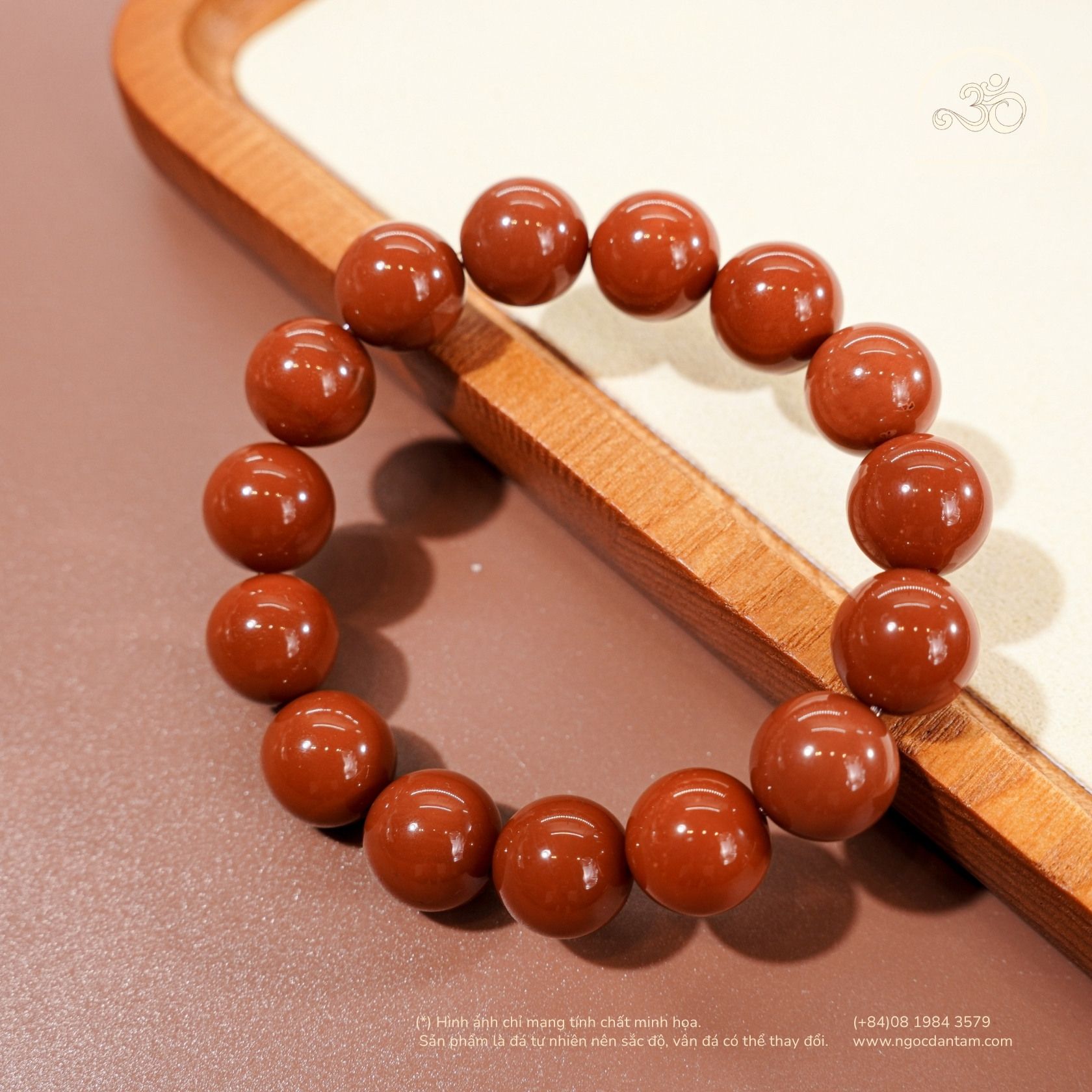  Vòng Tay Ngọc Bích Đỏ 12mm 5A 