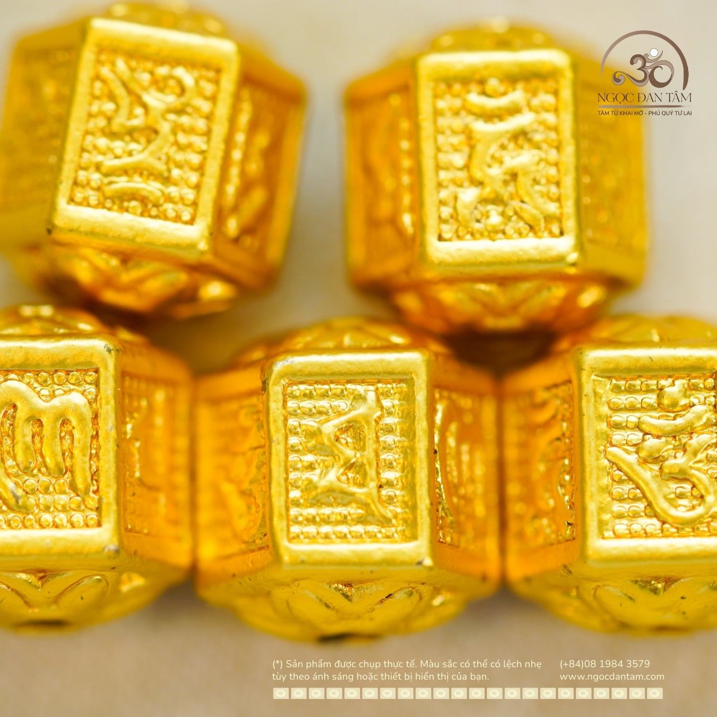  Charm Lục Giác Chú Om 10.44mm - Kim Loại Mạ Vàng Cao Cấp 