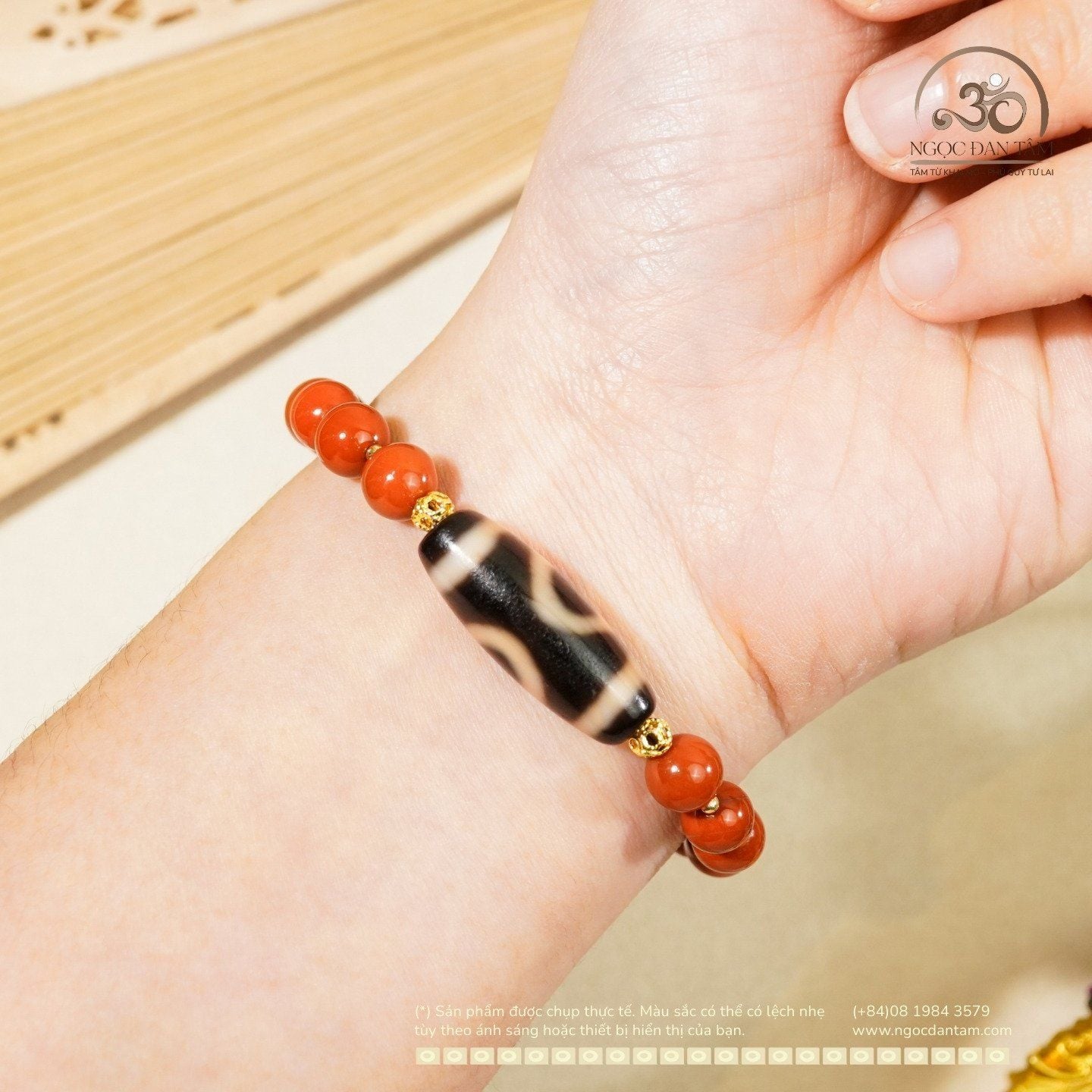  Vòng Tay Dzi Mặt Trời Mặt Trăng Phối Ngọc Bích Đỏ 8mm 