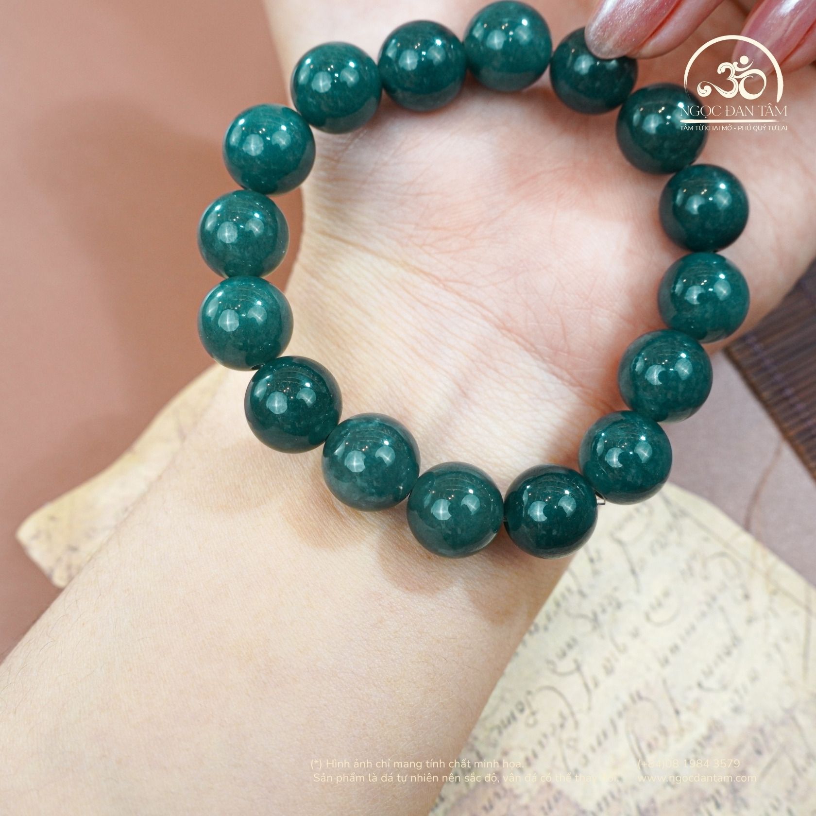  Vòng Tay Ngọc Hòa Điền 12mm 4A 