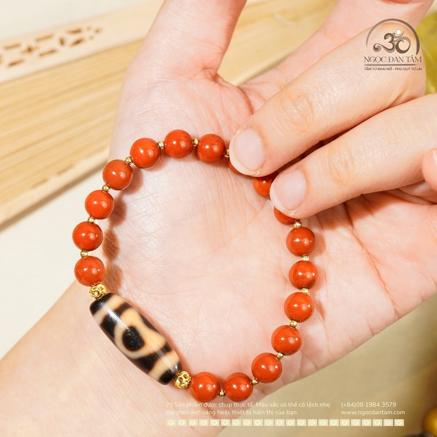  Vòng Tay Dzi Mặt Trời Mặt Trăng Phối Ngọc Bích Đỏ 8mm 