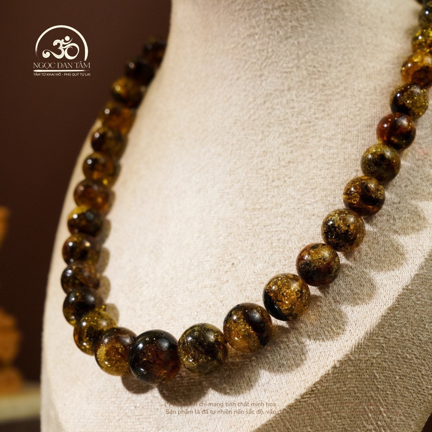  Vòng Cổ Hổ Phách Rêu Ánh Xanh 43gram 