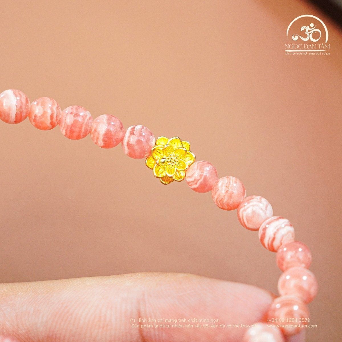  Vòng Tay Đá Đào Hoa Vân Mây 5mm 4A Phối Charm Hoa Sen 
