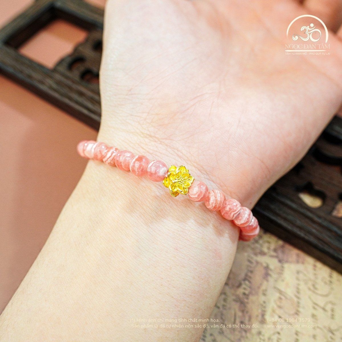  Vòng Tay Đá Đào Hoa Vân Mây 5mm 4A Phối Charm Hoa Sen 