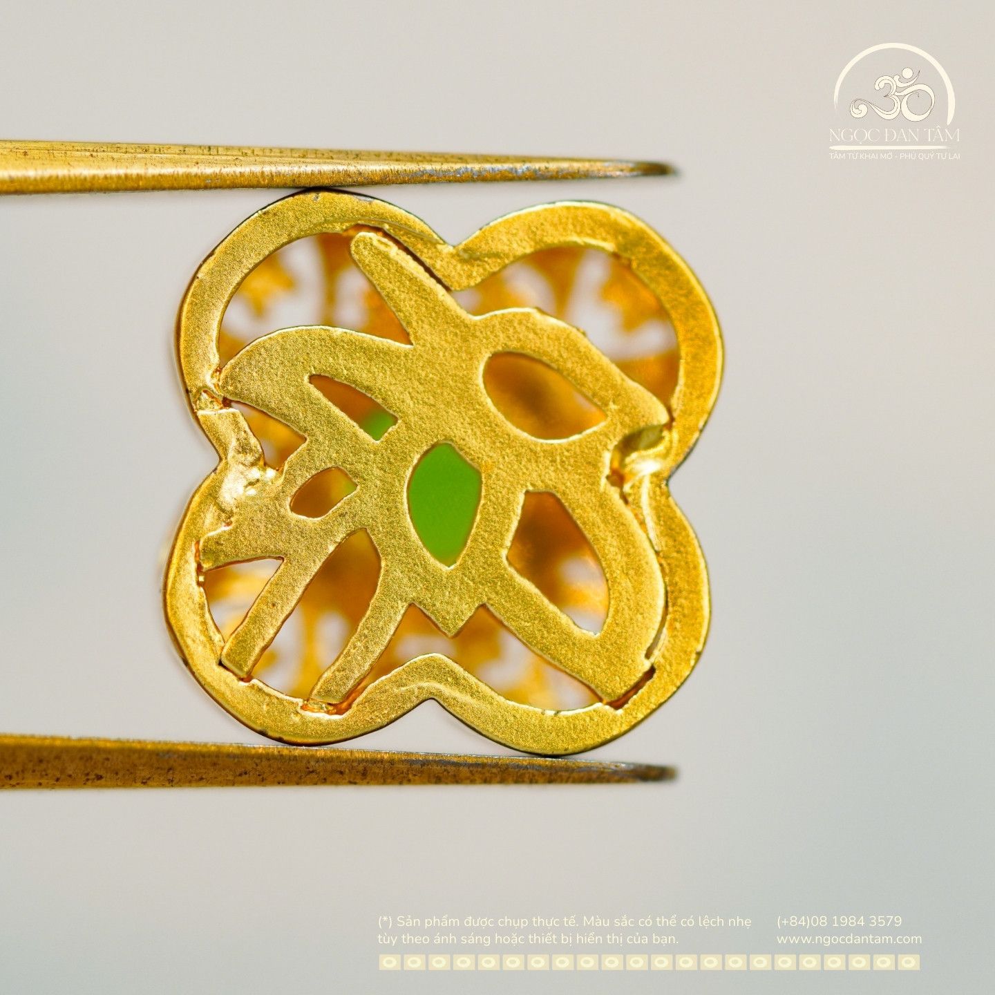  Charm Cỏ 4 Lá Đính Ngọc Lục Bảo 10.98mm - Bạc 925 Mạ Vàng Cao Cấp 