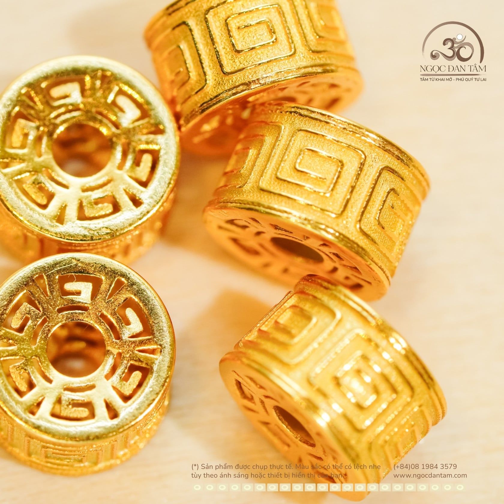  Charm Đệm Tròn Chữ Vạn Lớn - Bạc 925 Mạ Vàng Cao Cấp 
