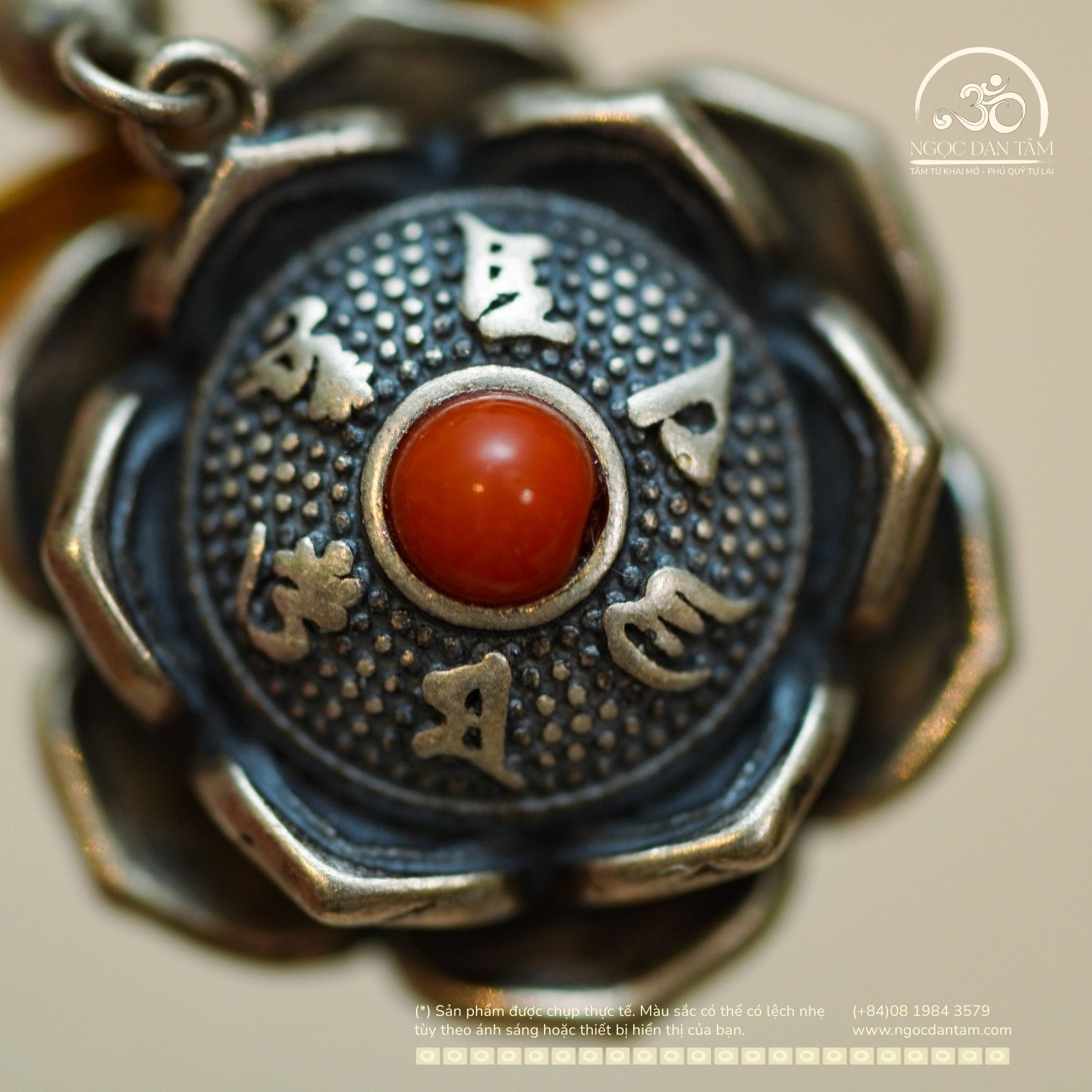  Charm Hoa Sen Chú Om 14.7mm - Bạc 925 Cao Cấp 