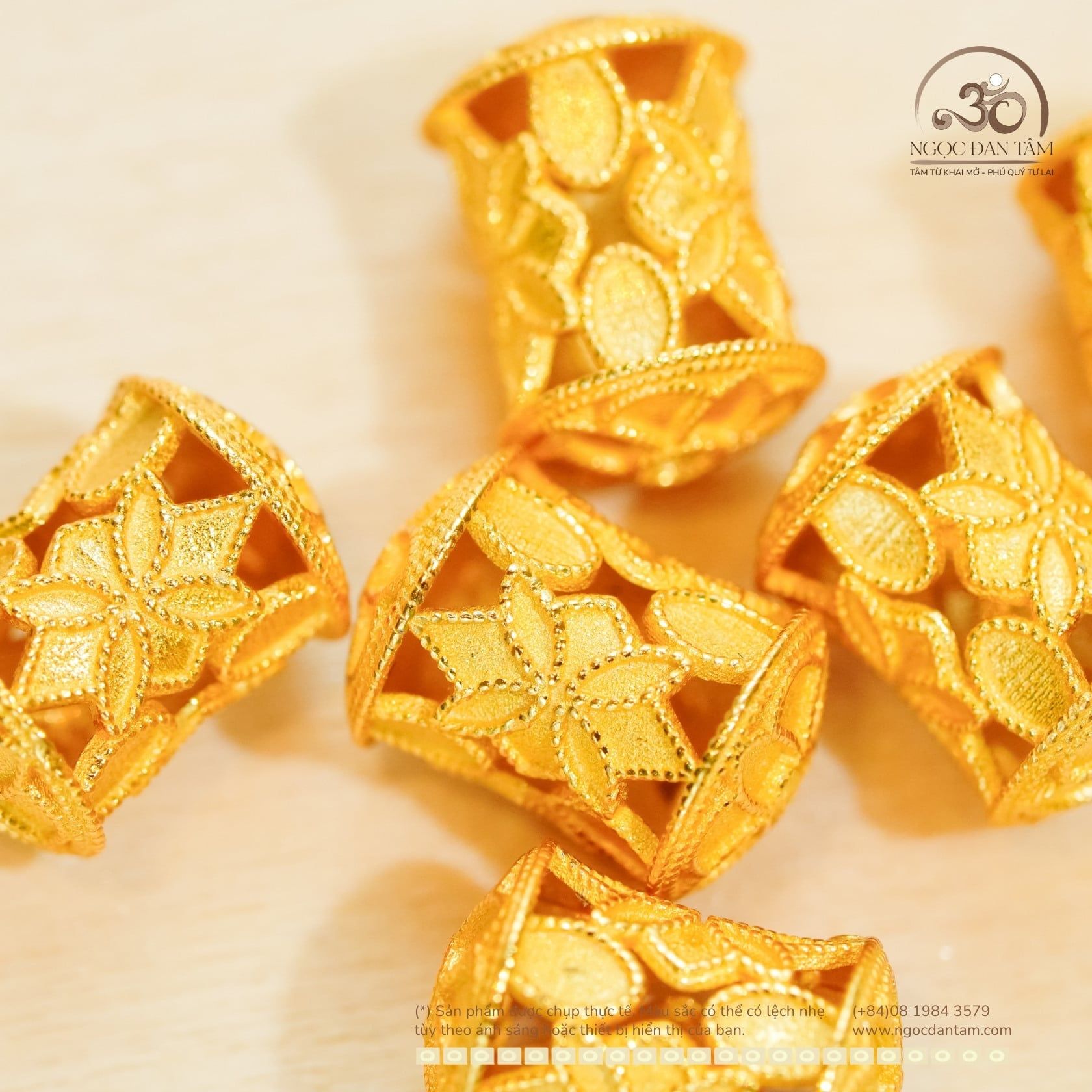  Charm Trụ Hoa 4 Cánh - Bạc 925 Mạ Vàng Cao 