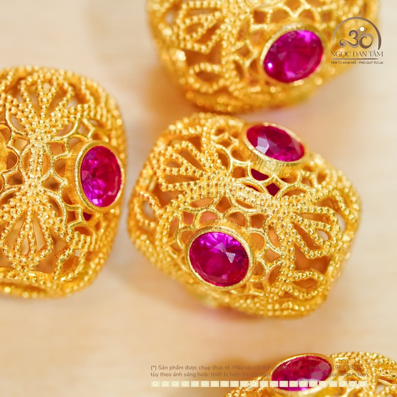  Charm Trụ Ren Đính Đá Đỏ - Bạc 925 Mạ Vàng Cao Cấp 