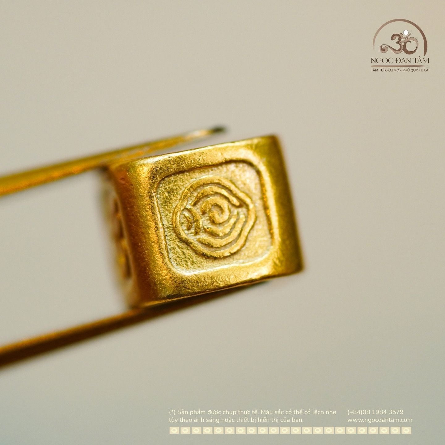  Charm Vuông Chú Om 7.33mm - Bạc 925 Mạ vàng cao cấp 