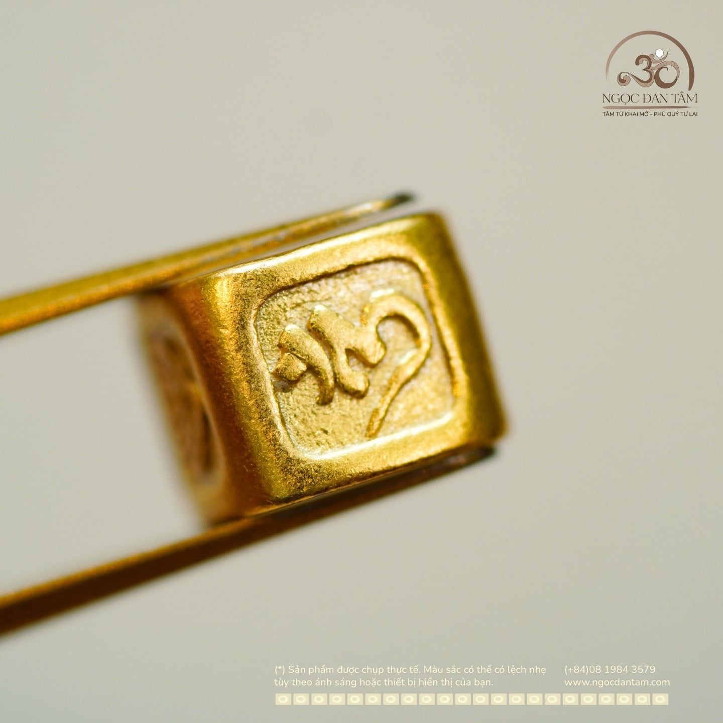  Charm Vuông Chú Om 7.33mm - Bạc 925 Mạ vàng cao cấp 