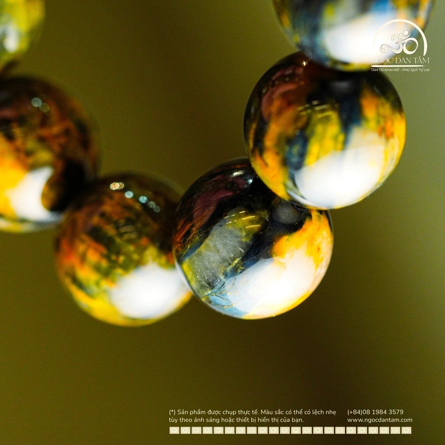  Vòng Tay Đá Giống Bão 13mm 