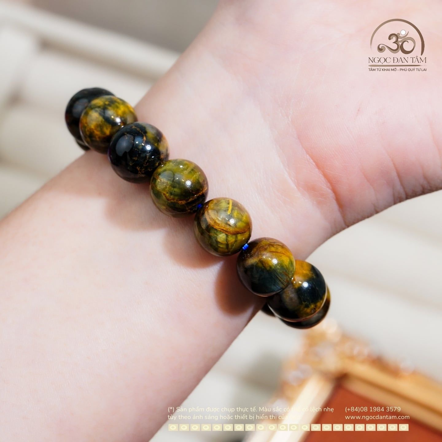  Vòng Tay Đá Giống Bão 13mm 