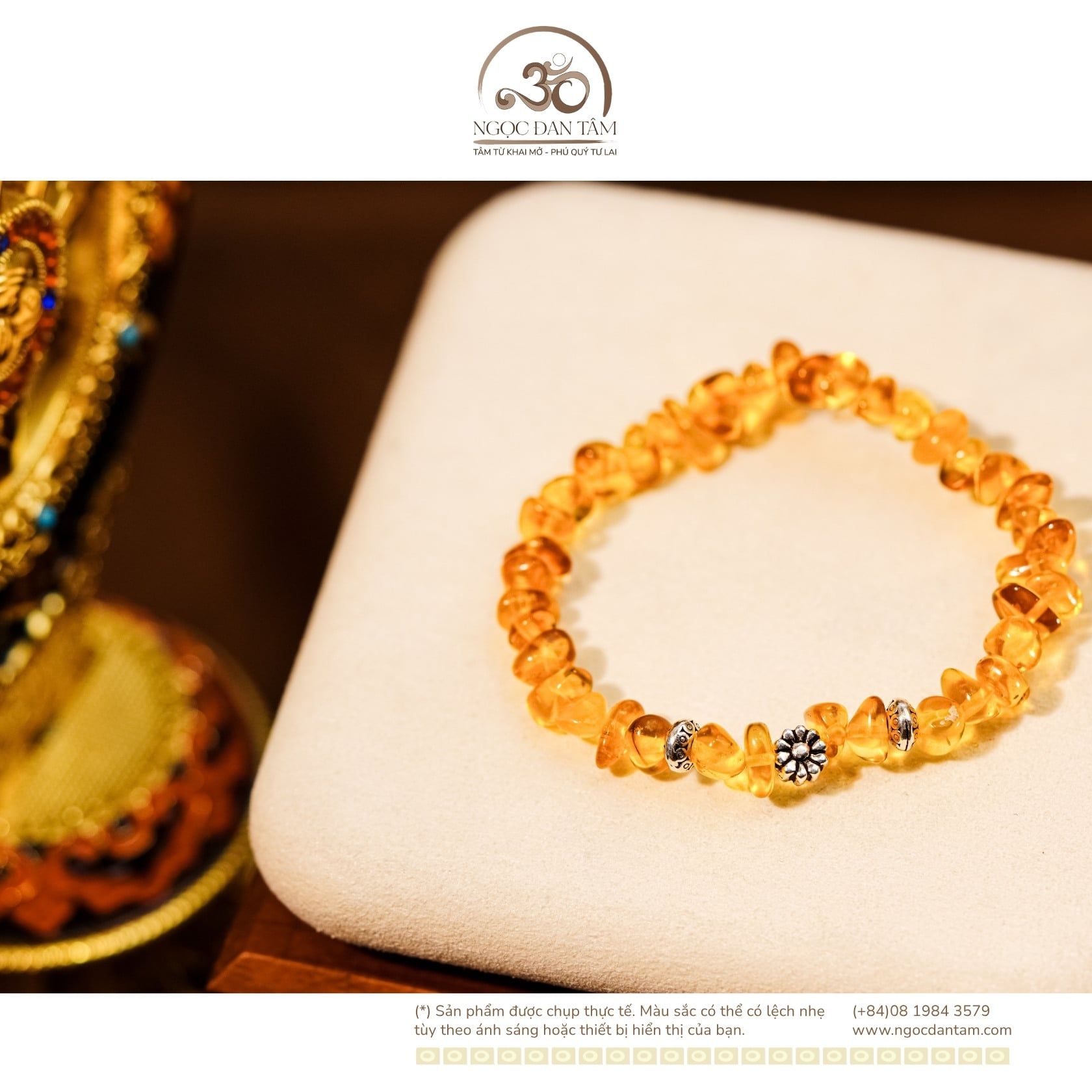  Vòng Tay Hổ Phách Cognac Phối Charm Đệm Hoa Cúc 