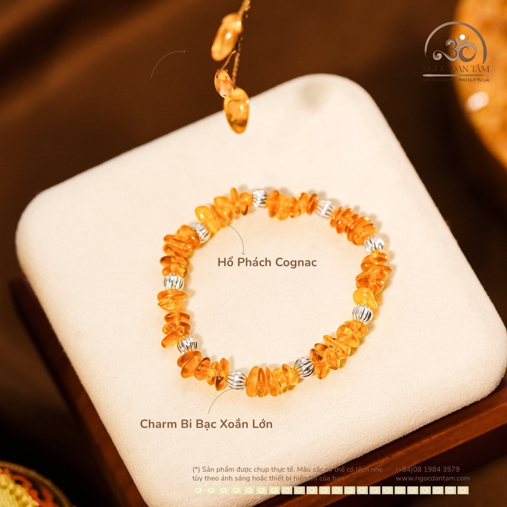  Vòng Tay Hổ Phách Cognac Phối Charm Bi Bạc Xoắn Lớn 