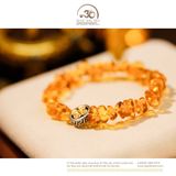  Vòng Tay Hổ Phách Cognac Phối Charm Bánh Xe Pháp Luân Nhỏ 