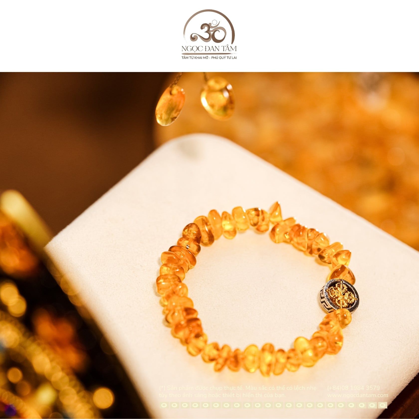  Vòng Tay Hổ Phách Cognac Phối Charm Bánh Xe Pháp Luân Nhỏ 