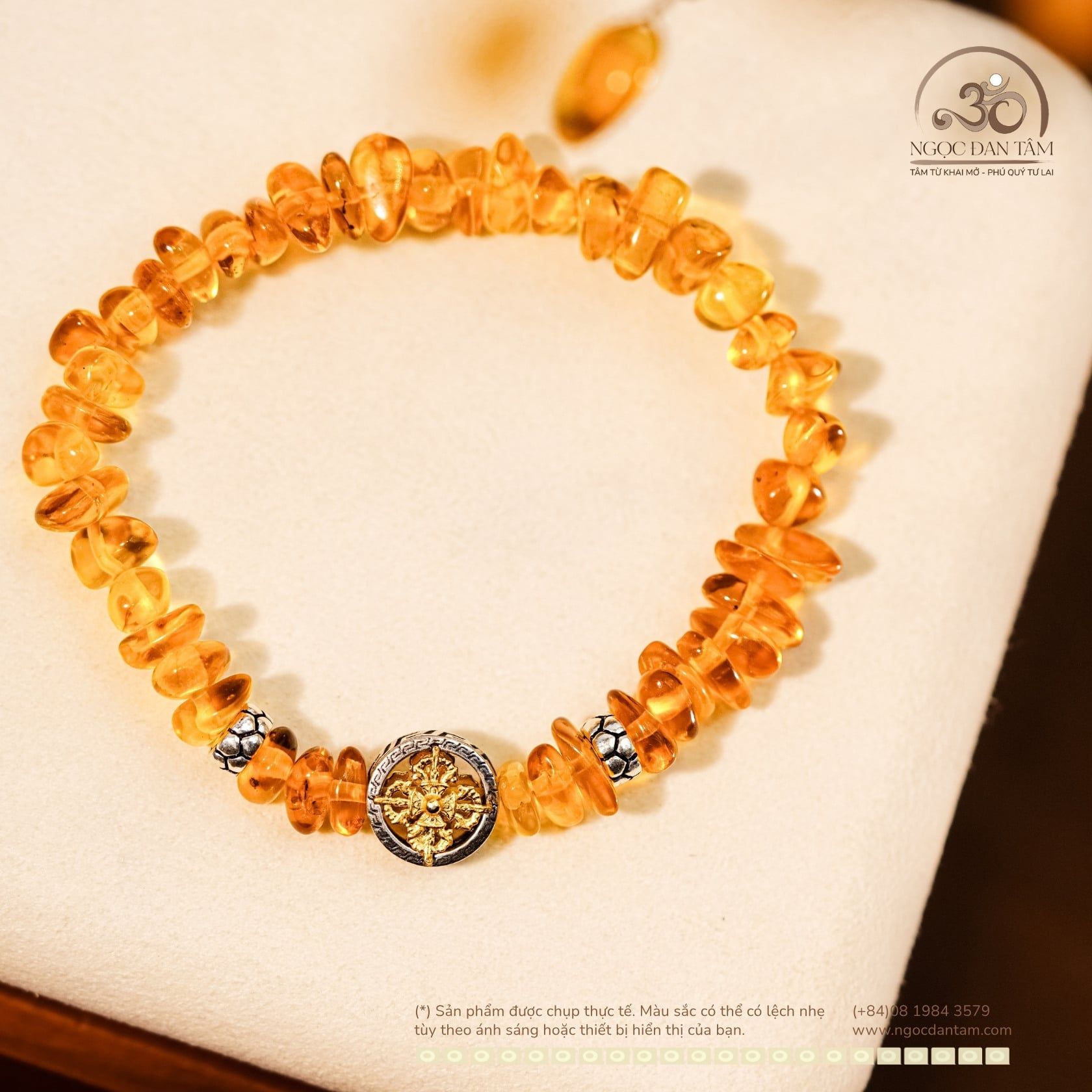  Vòng Tay Hổ Phách Cognac Phối Charm Bánh Xe Pháp Luân Nhỏ Và Charm Vảy Rồng 